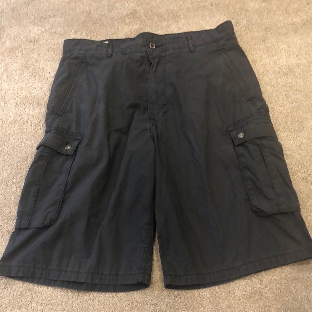 Levi Strauss & Co Gray Shorts Size 34.